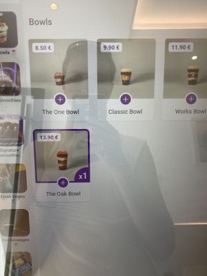 Order screen bowls  at Oakberry - Marbeuf in Paris