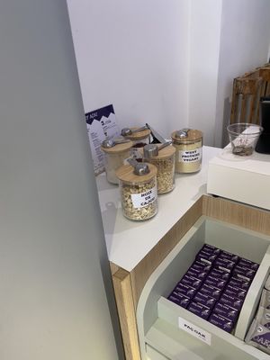 Toppings  at Oakberry - Marbeuf in Paris