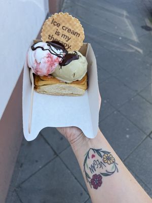 Ice cream is my therapy 😋  at Sweet n joy  in Frankfurt