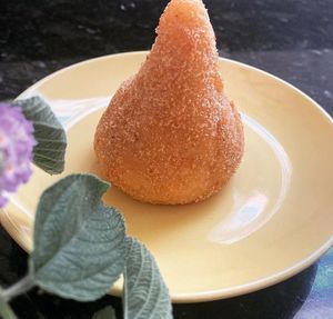 Por exemplo, coxinha de carne de jaca dos mesmos, já produzida pela Chácara Marabu, listada aqui no aplicativo. at Empório Veganizando in Rolandia