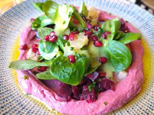 beetroot hummus at Herrlich Ehrlich in Trier