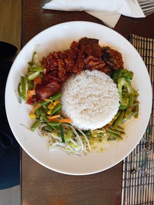 Vegan dish at Toko Cendana in The Hague