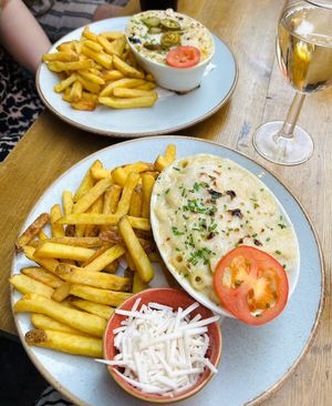 Vegan mac and cheesee  at Sloans  in Glasgow