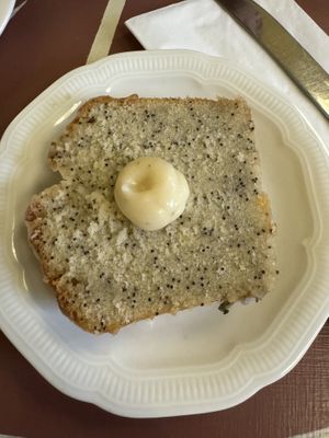 Lemon poppyseed cake 👌🏻  at Café Petiole in London