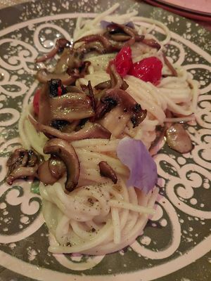 Prato Principal: Macarrão carbonara com cogumelos 🍄 at Pátio Di Dentro in Bauru