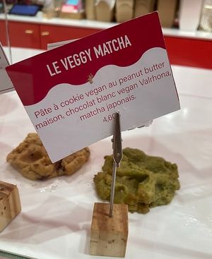Matcha vegan cookie at Cookidiction Poncelet in Paris