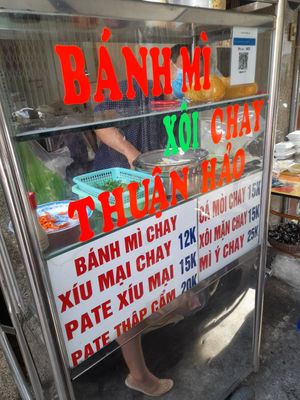 Stall and menu at Bánh mì Chay Thuận Hảo in Ho Chi Minh City