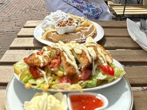 kapsalon en wafel   at Guava in Sittard