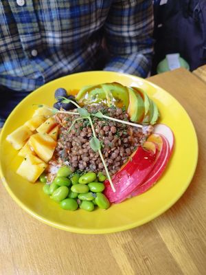 Vegan Poké Bowl at Maison Milie in Paris