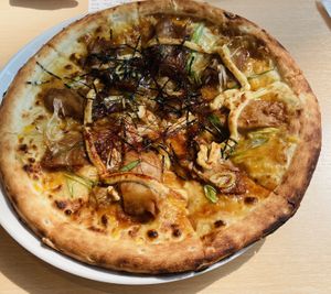 Teriyaki chicken pizza (vegan)  at HND - Chaya Vegan Friendly Tokyo - T3 in Ota