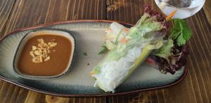 Sommerrollen mit Gemüse und Erdnussdip (mit Koriander) at Com3Mien  in Bingen Am Rhein