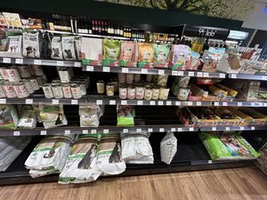 Cat/dog food  at Maran Vegan in Vienna