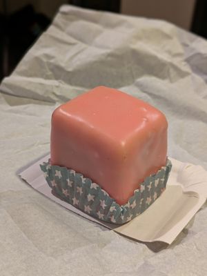 Punschkrapfen at Maran Vegan in Vienna