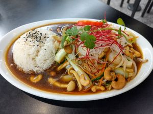 Tofu and cashews at Chay Vegan - Emporia in Malmo