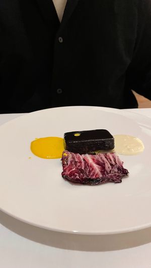 V at Telezzüz in Istanbul