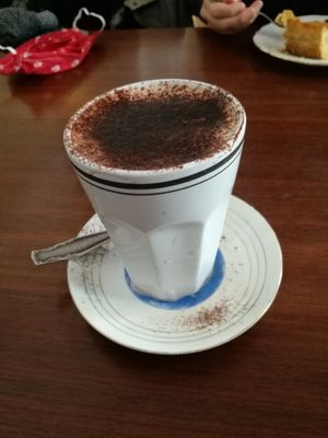 Heiße Schokolade at V-Cake Cafe in Dresden