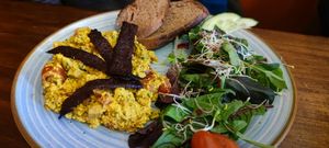 Bacon und Rühr tofu at V-Cake Cafe in Dresden
