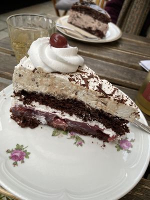 Schwarzwälder Kirschtorte  at V-Cake Cafe in Dresden