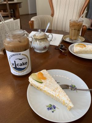 Vegan cake with vegan iced tea at V-Cake Cafe in Dresden