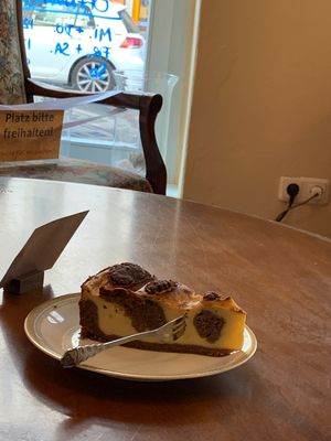 Choco cheesecake & service  at V-Cake Cafe in Dresden