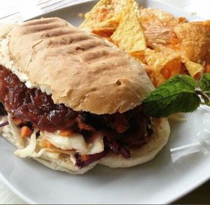 bbq burger on mondays! yummy at Chaostheorie in Berlin