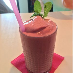 strawberry milkshake at Chaostheorie in Berlin