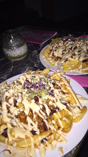 chilli cheese fries = life at Chaostheorie in Berlin