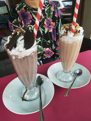 Oreo and snickers milkshake at Chaostheorie in Berlin