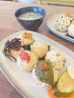 自然農法米おにぎり at Takanawa Fermentation Bath Salon Hisashi - 高輪発酵浴サロン 久 in Tokyo