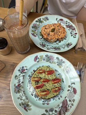 Mama Africa (smoothie), Oh my Guac!, Scrambled Eggz Toast  at Tiny Rebels in Crete