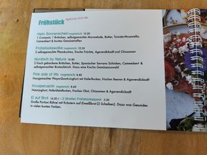 Keine vegane Auswahl, lediglich Vegetarisch (09/2024) at Café - Mit freundlichen Grüßen in Hamburg