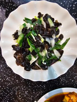 Tree fungus with onion at China Town  in Almaty