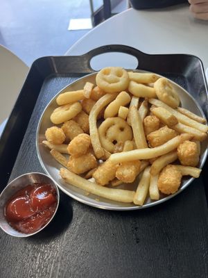 Assorted fries  at Kong Dyak Kong Dyak - 콩댝콩댝 in Gyeonggi-do