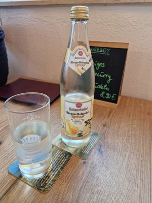 Birnen-Holunder-Spritzer at Nesthocker Snackbar & Café in Offingen