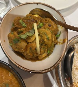 Mushrooms bhaji   at Curry Y Canela in Madrid