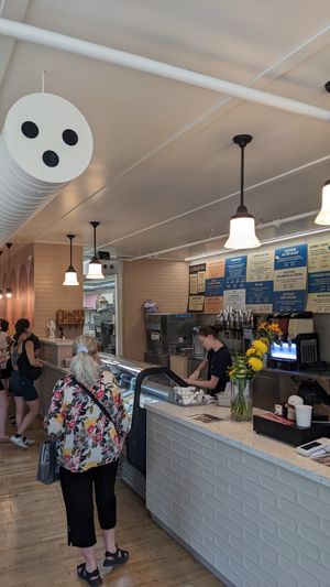  at Iconoglace - Mile-end in Montreal