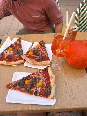   at BEST PIZZA in Cannes