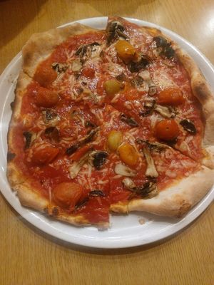  at BEST PIZZA in Cannes