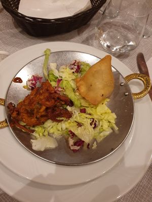 Palak Pakoda e Veg Samosa at Gandhi in Padua