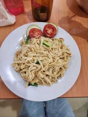Fried kwetiau at Joyful Bistro in 