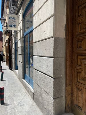  at Etual Café in Madrid