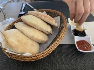 Starter bread and hummus   at Oriento in Monastir