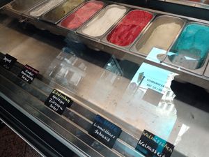 Alles vegan at Grimms Eismärchen in Leipzig