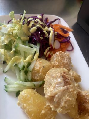 Kartoffelsalat mit Rohkost   at Kraut & Rueben in Kiel