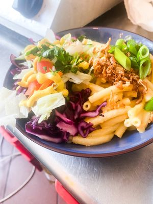 Mac and Cheese mit Salat at Kraut & Rueben in Kiel