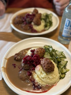 Vegan Swedish meatballs - medium size   at Möllers Köttbullar - Danziger Str. in Berlin