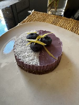 RAW-Vegan-Blueberry-Cheesecake   at Mouna Cocina Artesana in Mallorca