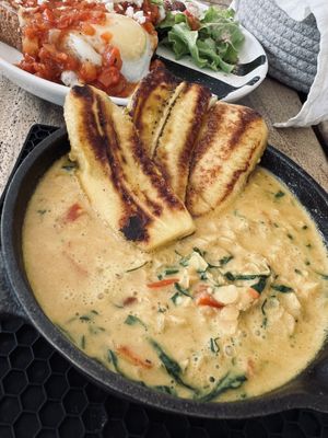 Hindu bowl with coconut curry and plantains  at Dosis Cafe - Valle in Valle De Bravo
