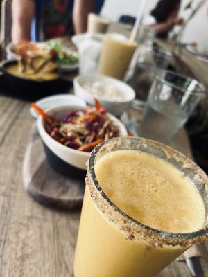 Piña cúrcuma smoothie  at Dosis Cafe - Valle in Valle De Bravo