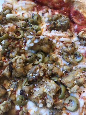 Green olive, tofu, follow your heart cheese pizza at Mellow Mushroom in Gatlinburg